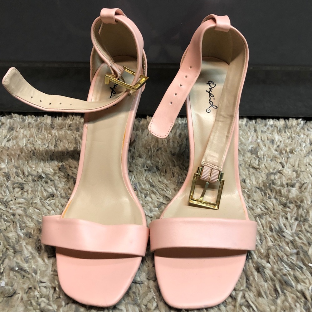 Blush lulu’s heels